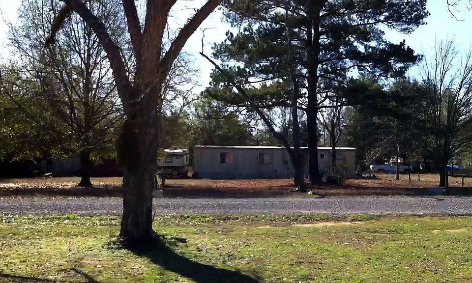 1st image of 3664 Central Cir