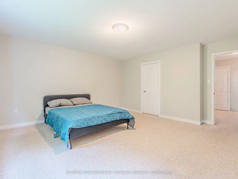 441 Stonehenge Dr #8 — Photo 27