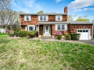 16 Zygmont Ln, Greenwich, CT 06831