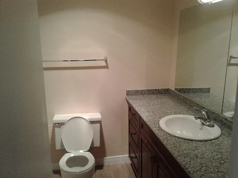 726 E Workman St — Photo 14