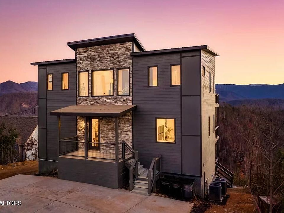2nd image of 896 Chalet Village Blvd