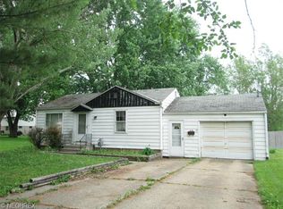 638 N Main St, Wellington, OH