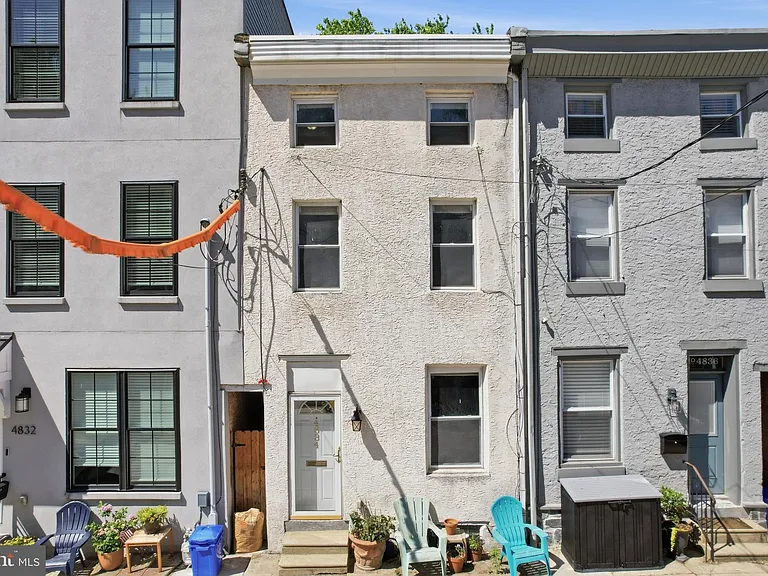 4834 Ogle St — Photo 1