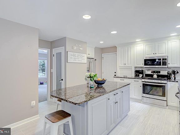 2nd image of 8047 Counselor Rd