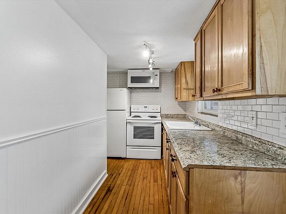 5th image of 820 Heights Blvd #3