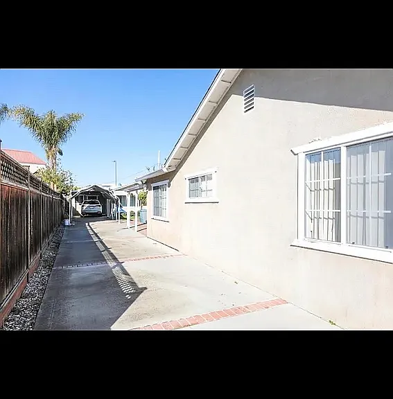 1057 Shamrock Dr — Photo 8