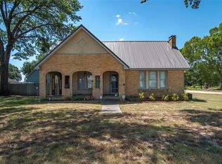 800 S Oak St, Van, TX 75790