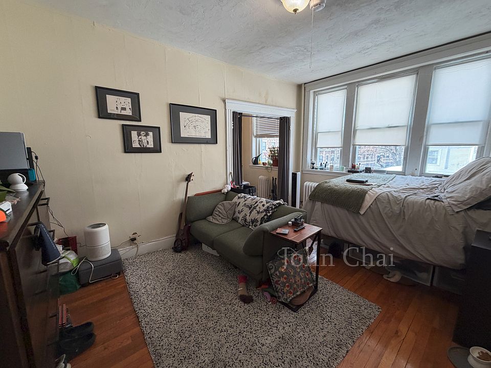 1st image of 225 Kelton St APT 11