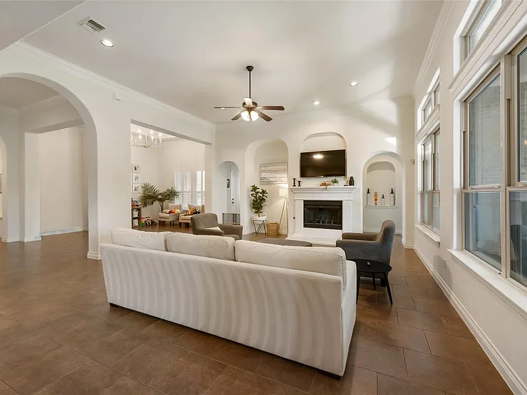 415 Bitterroot Ln — Photo 10