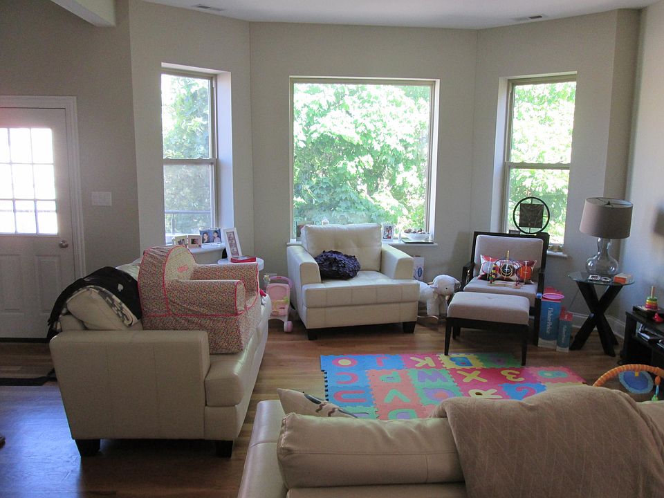 1st image of 4742 N Sawyer Ave