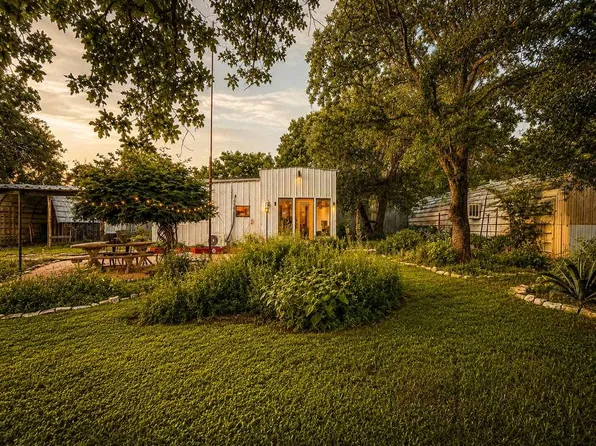 128 E Castlewood Dr, Marble Falls, TX 78654