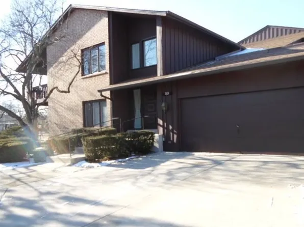 3121 Toulon Dr APT E1, Northbrook, IL 60062