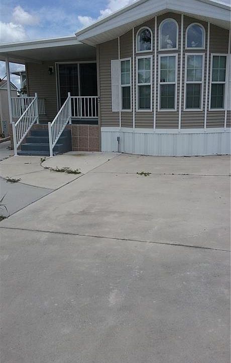 1st image of 42 Windward Dr