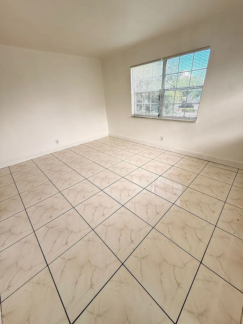 5926 Thomas ST — Photo 3