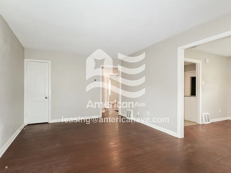 920419_003_living_room_13672940.jpg