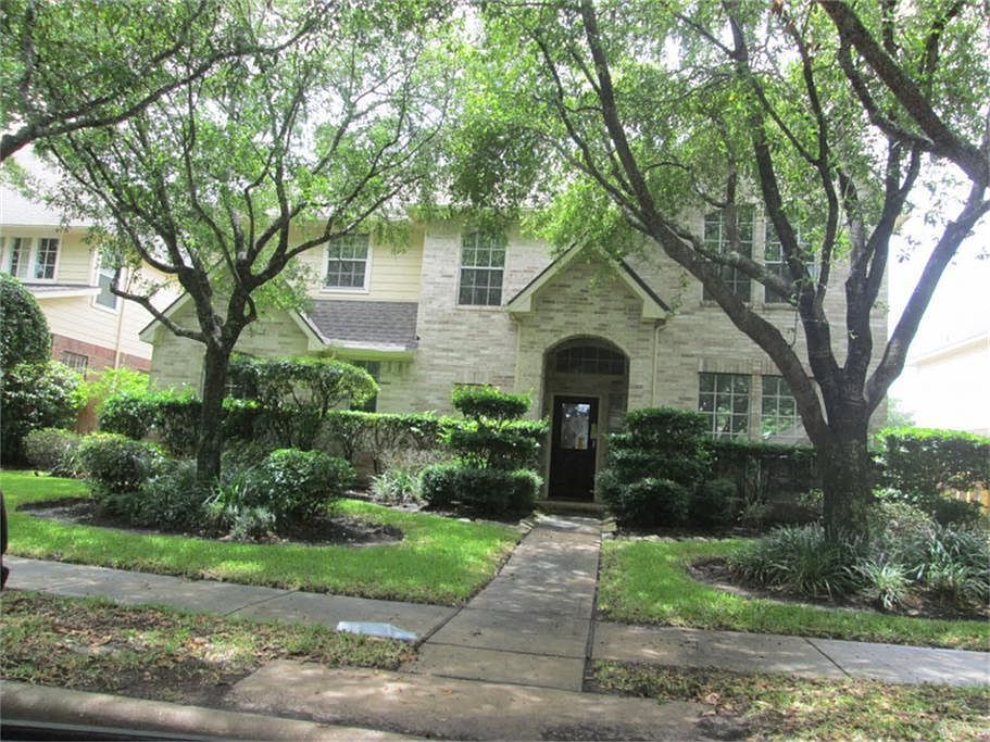1st image of 3219 Five Oaks Dr