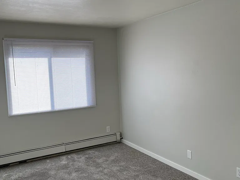 318 Ridgeland Ave #11 — Photo 9