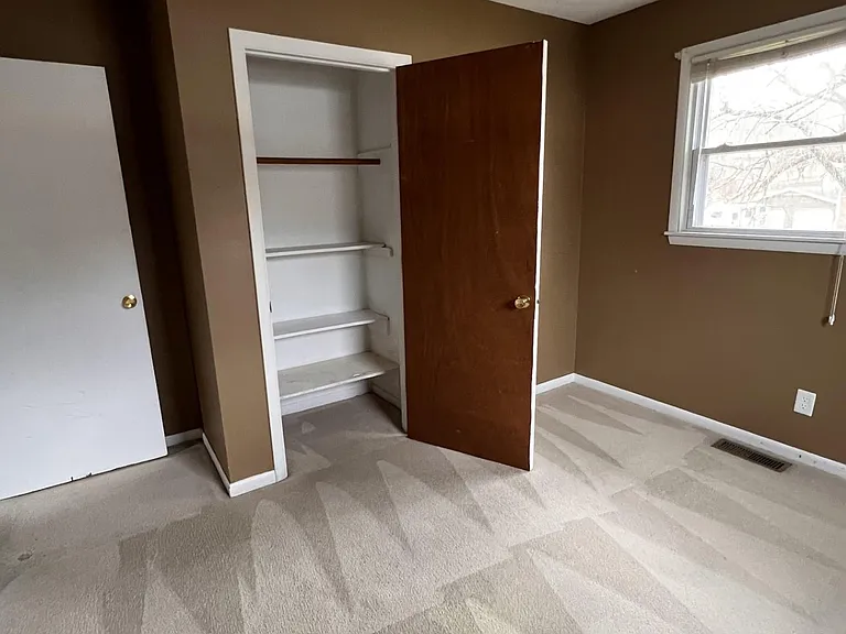 198 Milburn Dr — Photo 8