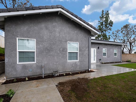 5th image of 2462 Peacock Ln #2