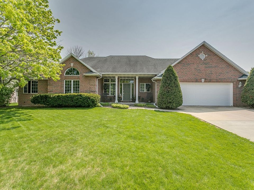 1st image of 1445 Waterford Dr