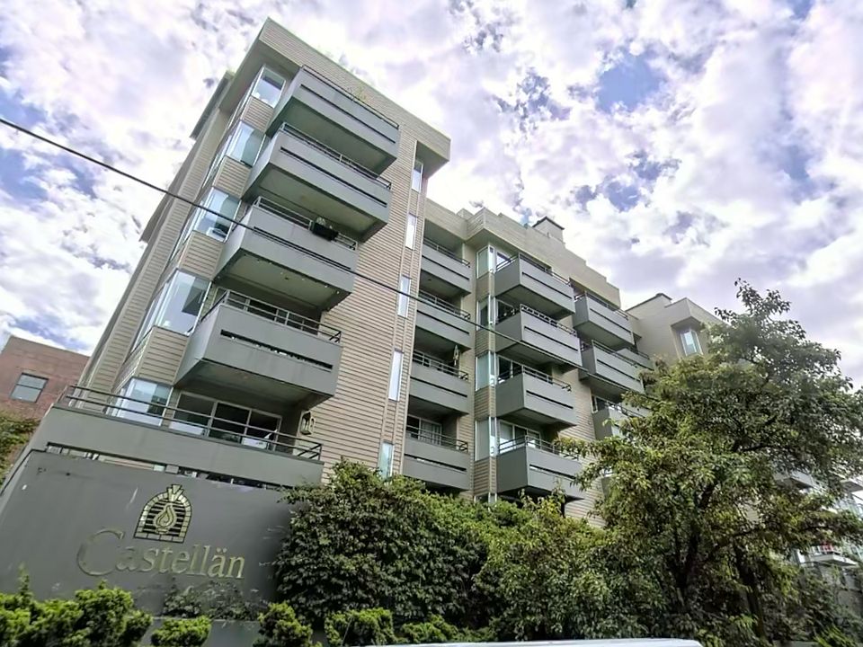 1st image of 607 E Harrison St APT 402