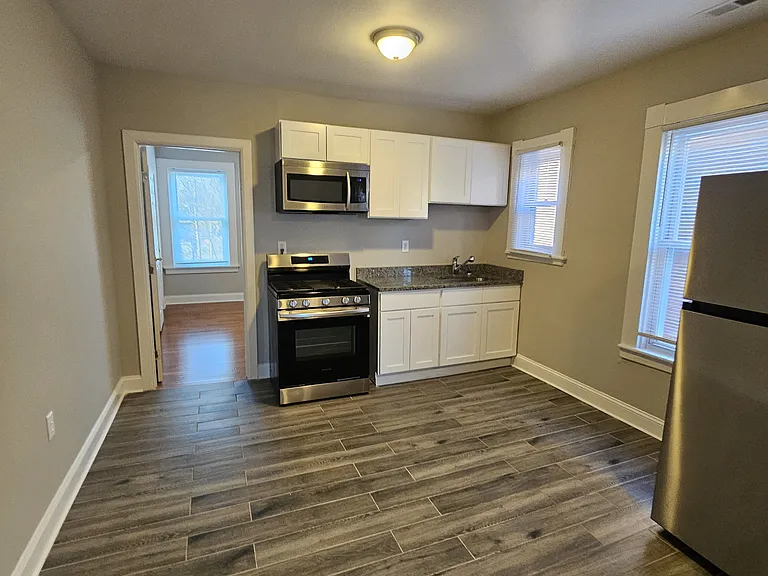 37 William St #3A — Photo 2