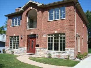 1950 Big Oak Ln, Northbrook, IL 60062