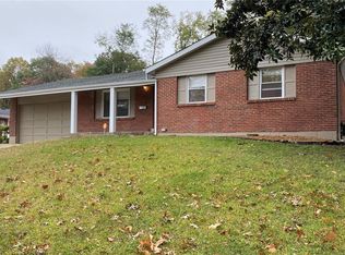 9990 Lochiel Ln, Saint Louis, MO 63137