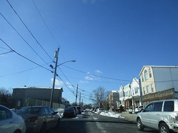 5th image of 5 Hawthorne Ave