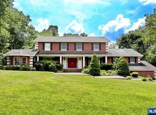 14 Ranch Rd, Upper Saddle River, NJ 07458