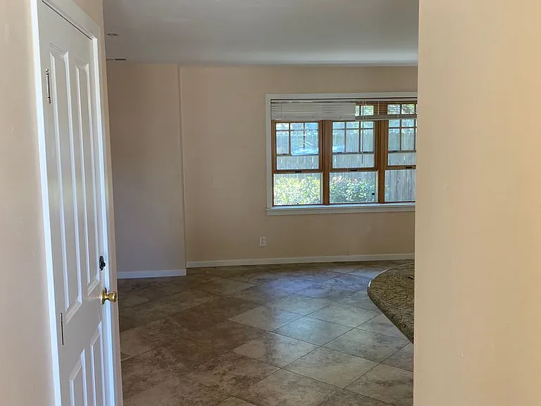 6736 Sueno Rd — Photo 17