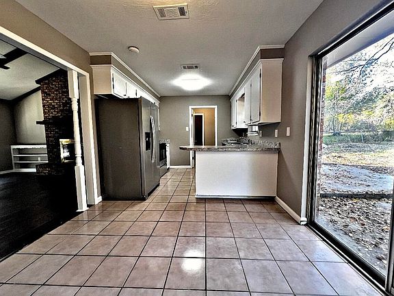 4th image of 730 Longstreet Dr