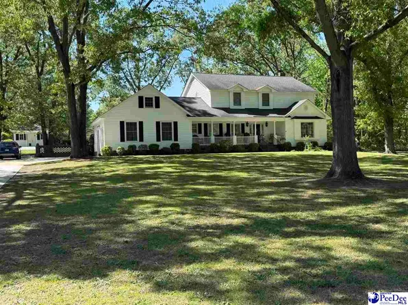 705 Lakeshore Dr, Bennettsville, SC 29512