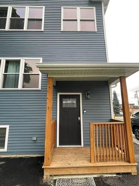 4 bed, 1680 sqft, $3,450 — Photo 2