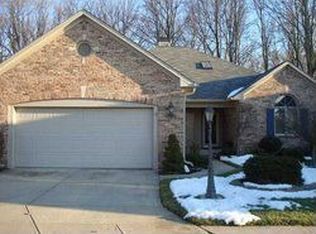 11479 Woodview East Dr, Carmel, IN 46032