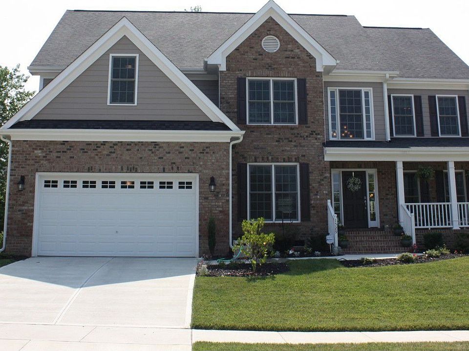 Over 3200 s/f of Living Space