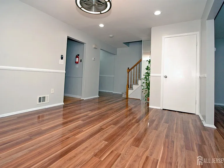 4 White Oaks Dr — Photo 16