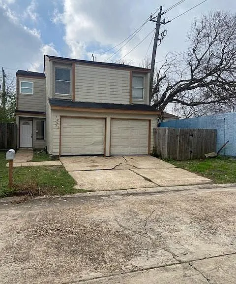 12533 Manor Ct — Photo 1