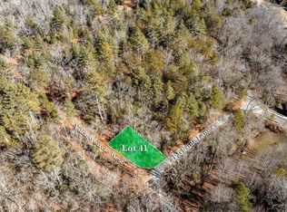 41 Village Cir E, Franklin, NC 28734