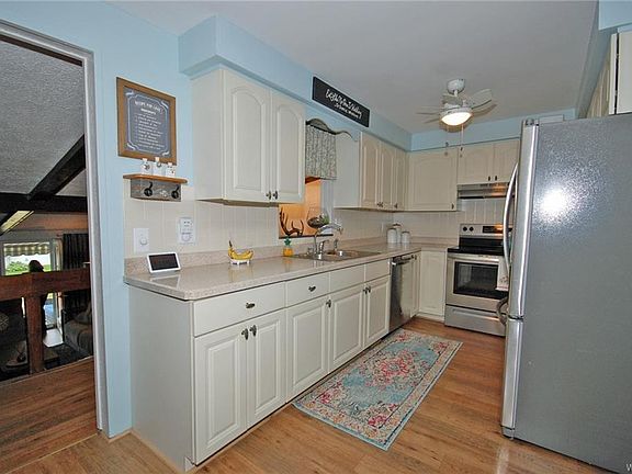 2nd image of 309 Belmont Ct E