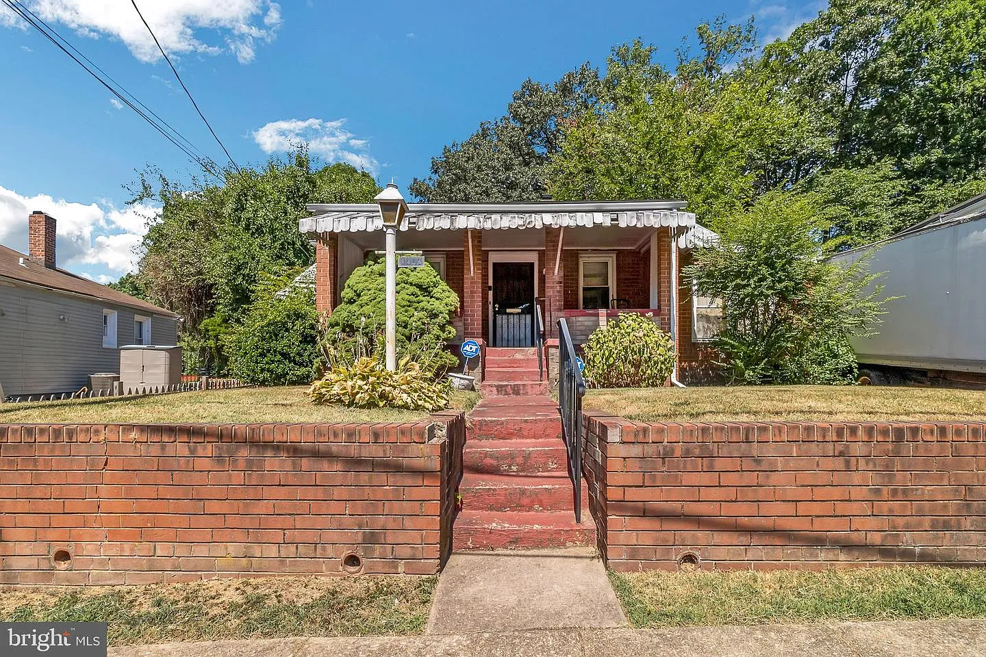 1304 Chapel Ln photo 1