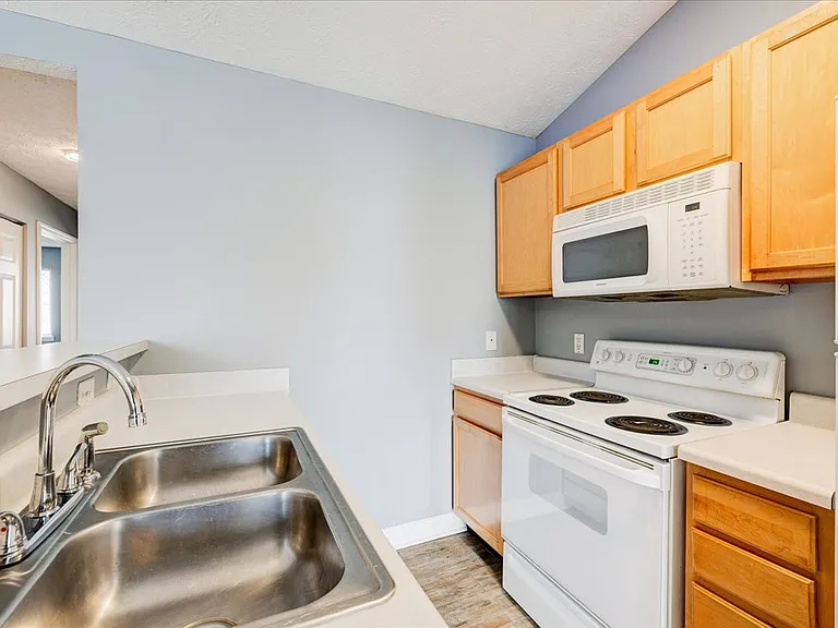 Cross Lake Apartments — Photo 66