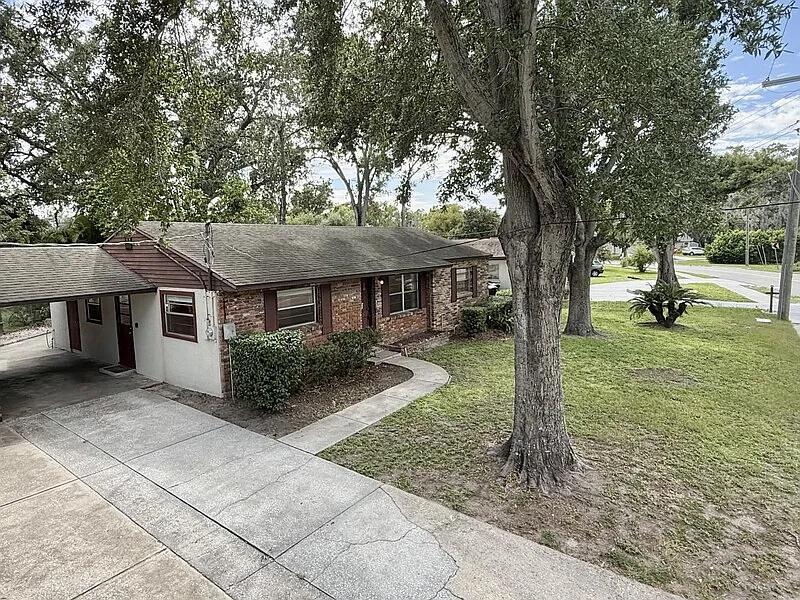 2 bed, 1.0 bath, 1062 sqft, $1,895 — Photo 2