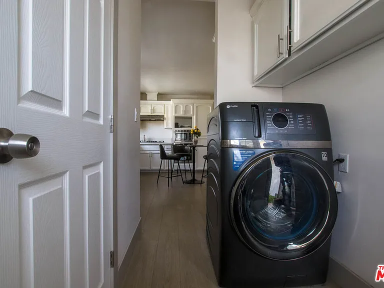 2223 W 78th Pl — Photo 21