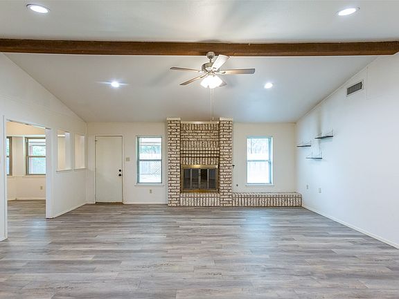 3rd image of 8001 Weehunt Ct