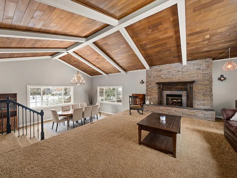 11825 N Fairwood Dr — Photo 3