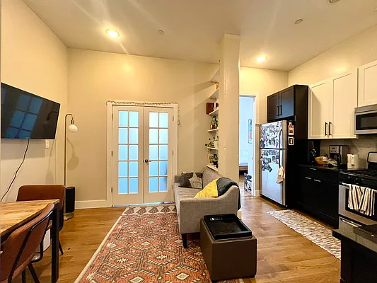 Rented by EXR | media 16