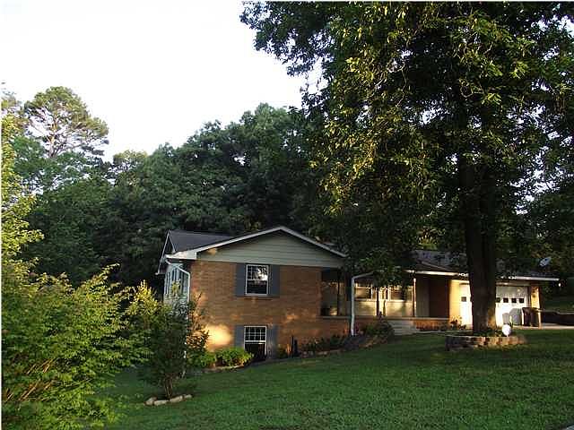 1st image of 9223 Lakewood Cir