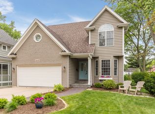 4608 Linscott Ave, Downers Grove, IL 60515