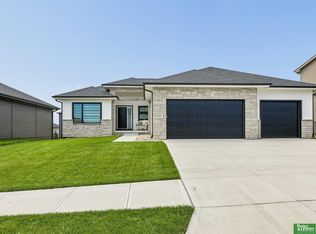 19907 Cottonwood St, Gretna, NE 68028